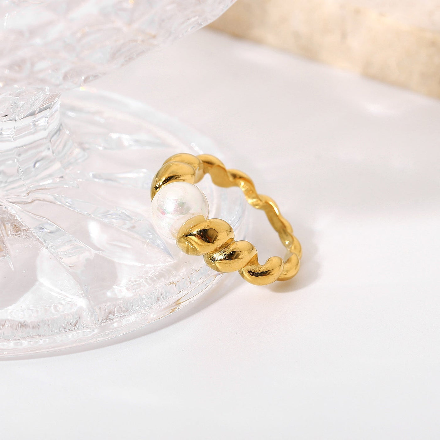 Scarlett ring met zoetwaterparels | 18k goud
