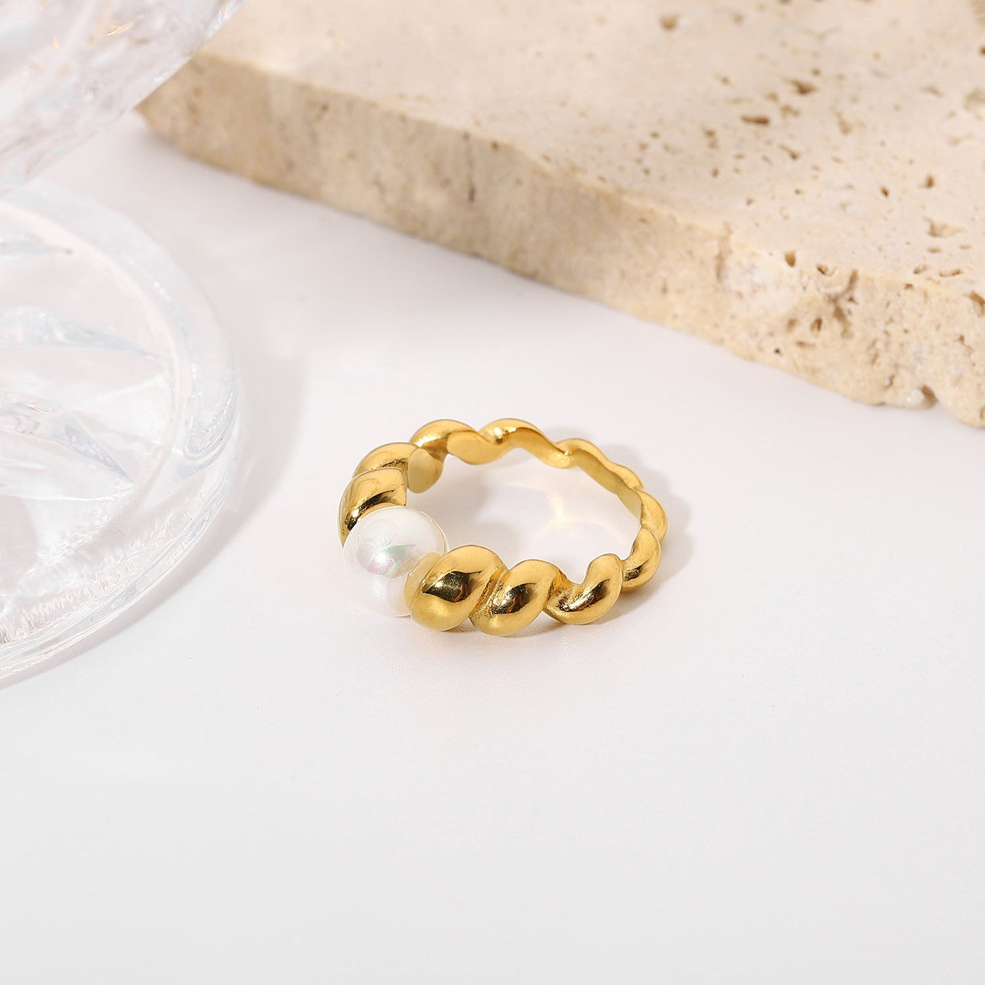Scarlett ring met zoetwaterparels | 18k goud