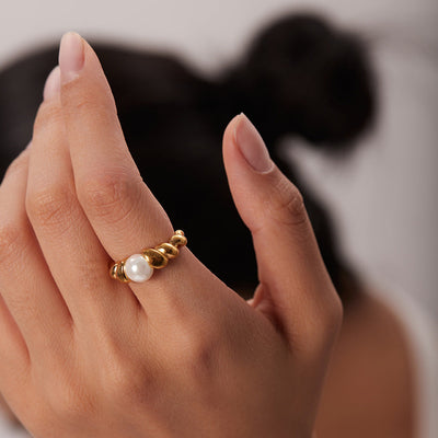 Scarlett ring met zoetwaterparels | 18k goud